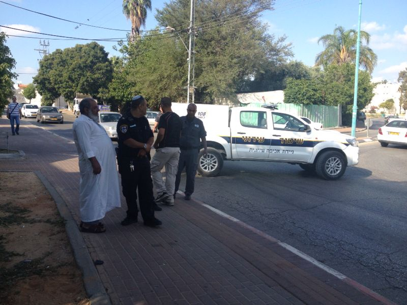 بالصور: إصابة طفيفة لطفلة بحادث دهس وسط مدينة الرملة